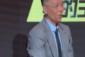 还单独拍了一个詹俊社媒：让我们一起喊，切尔西是世俱杯冠军